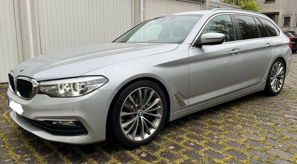 بی ام و G31 کومبی 525d چرم، ناوی پروف، HUD، ...