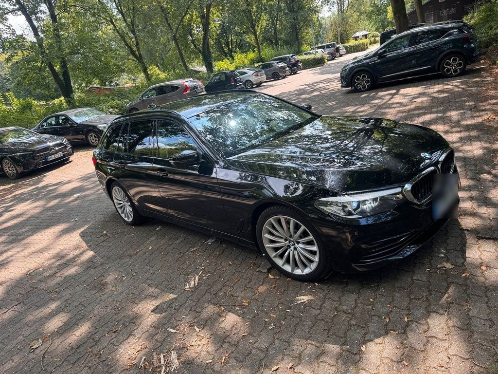 نمای دیگر بی ام و 530d اسپورت لاین