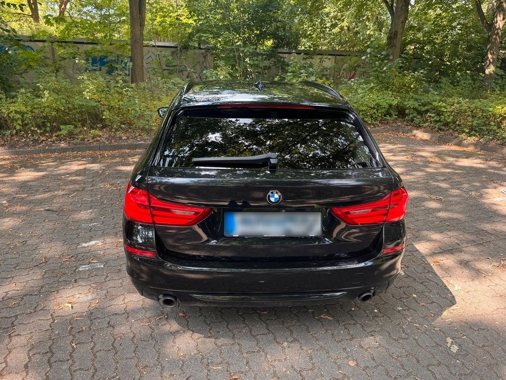 نمای دیگر بی ام و 530d اسپورت لاین