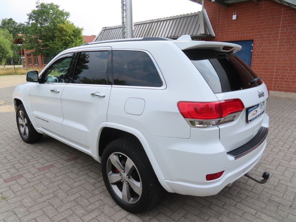 نمای دیگر جیپ گرند چروکی 3.0CRD اورلند 4x4 چرم ناوی قلاب یدک