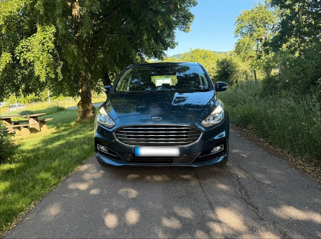 نمای دیگر فورد S-Max 2,0 TDCI کم کارکرد سال 2022