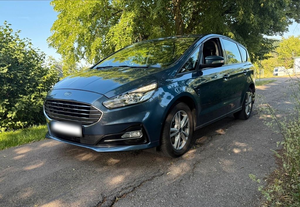 نمای دیگر فورد S-Max 2,0 TDCI کم کارکرد سال 2022