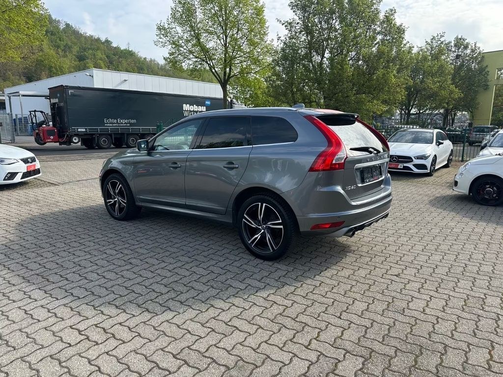 نمای دیگر ولوو XC60 2.0 D3 اتوماتیک آر-دیزاین AHK پانوراما ناوی بی-زنون