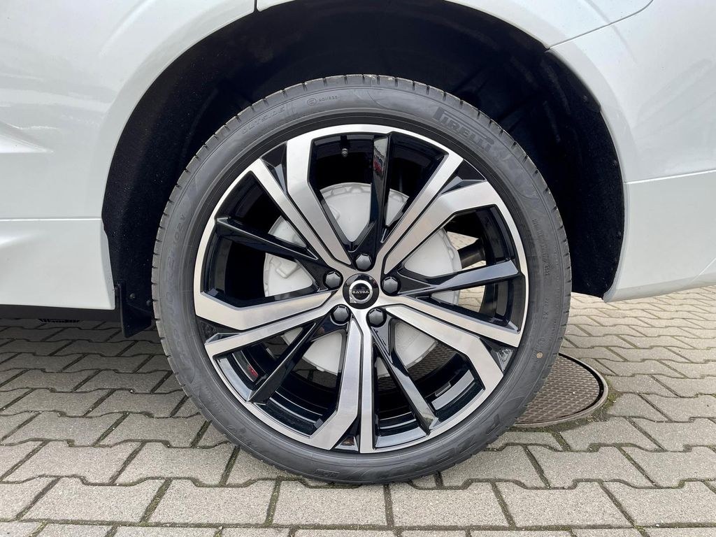 نمای دیگر ولوو XC60 B4 AWD پلاس دارک 4xSHZ ACC BLIS FHZ STDHZ