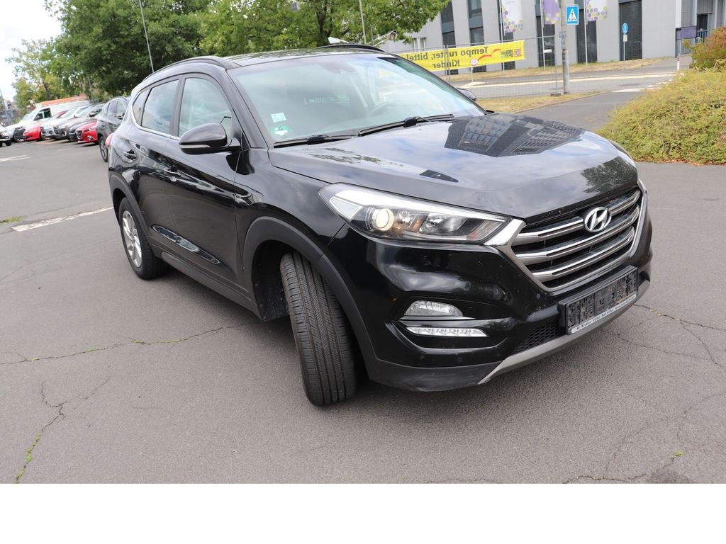 نمای دیگر هیوندای توسان 1.7 CRDi 2WD، یک دست، ناوی، پانوراما