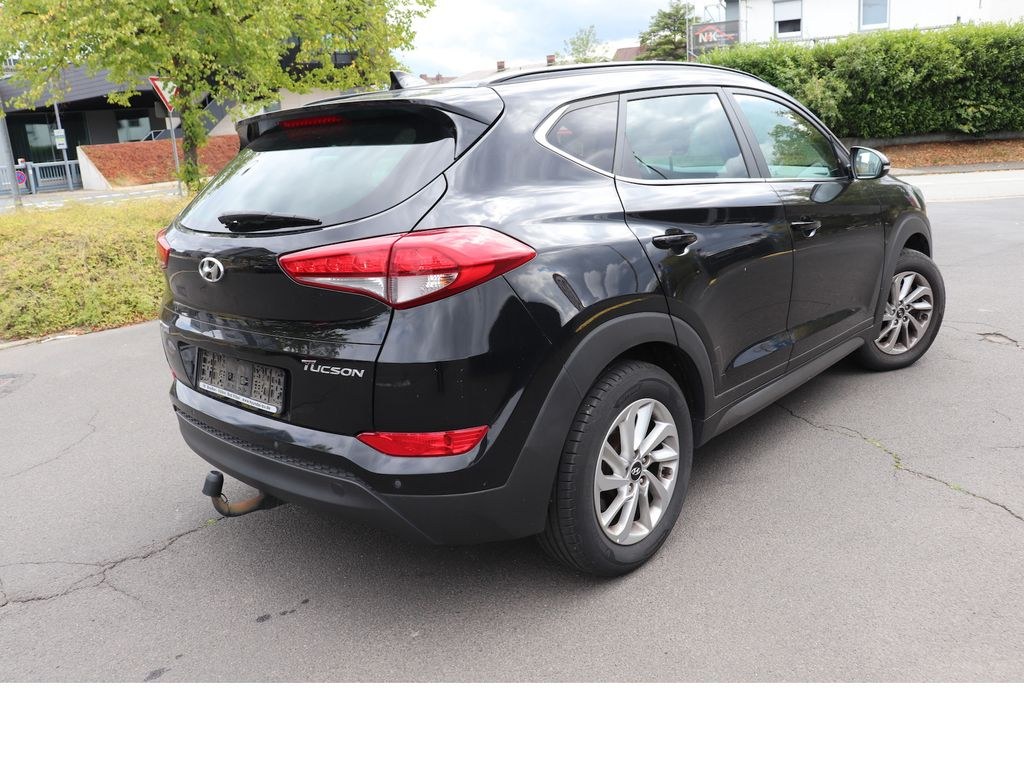 نمای دیگر هیوندای توسان 1.7 CRDi 2WD، یک دست، ناوی، پانوراما