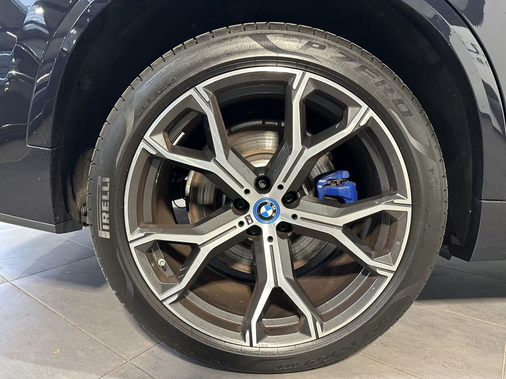 نمای دیگر بی ام و X5 xDrive45e ام-اسپرتپاکت HUD+LASER+AHK+H&K+360°