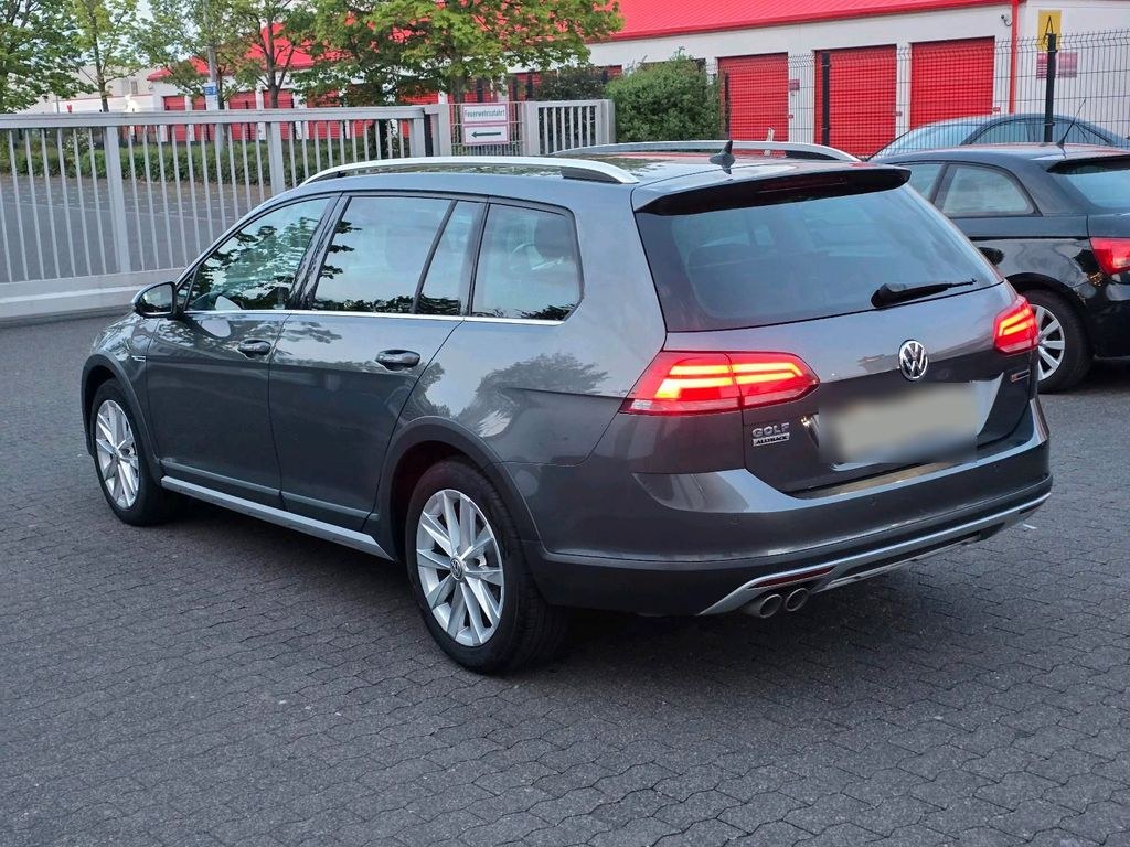 نمای دیگر فولکس واگن گلف آلتراک - 4Motiom 44 2.0TDI 184P...