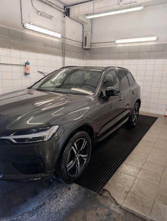نمای دیگر ولوو XC 60 R-Desing