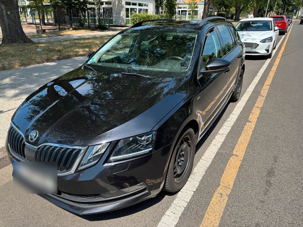 نمای دیگر Skoda Octavia