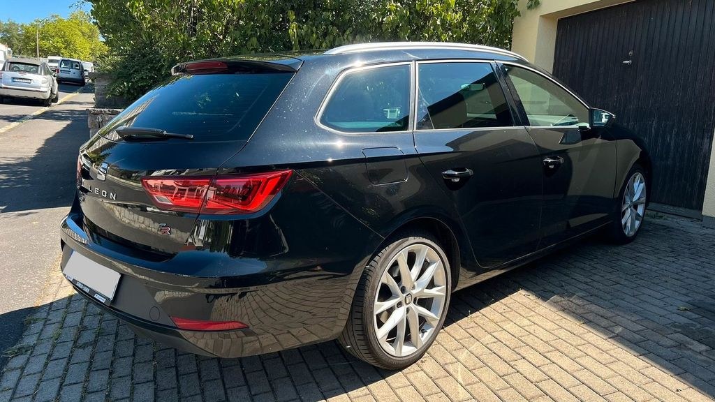 نمای دیگر Seat Leon ST 2.0 TDI 135 kW (184 PS) FR DS...