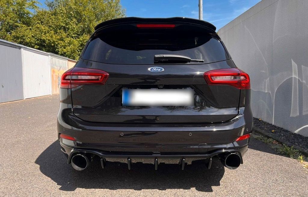 نمای دیگر فورد فوکوس mk4 استیشن فیس‌لیفت