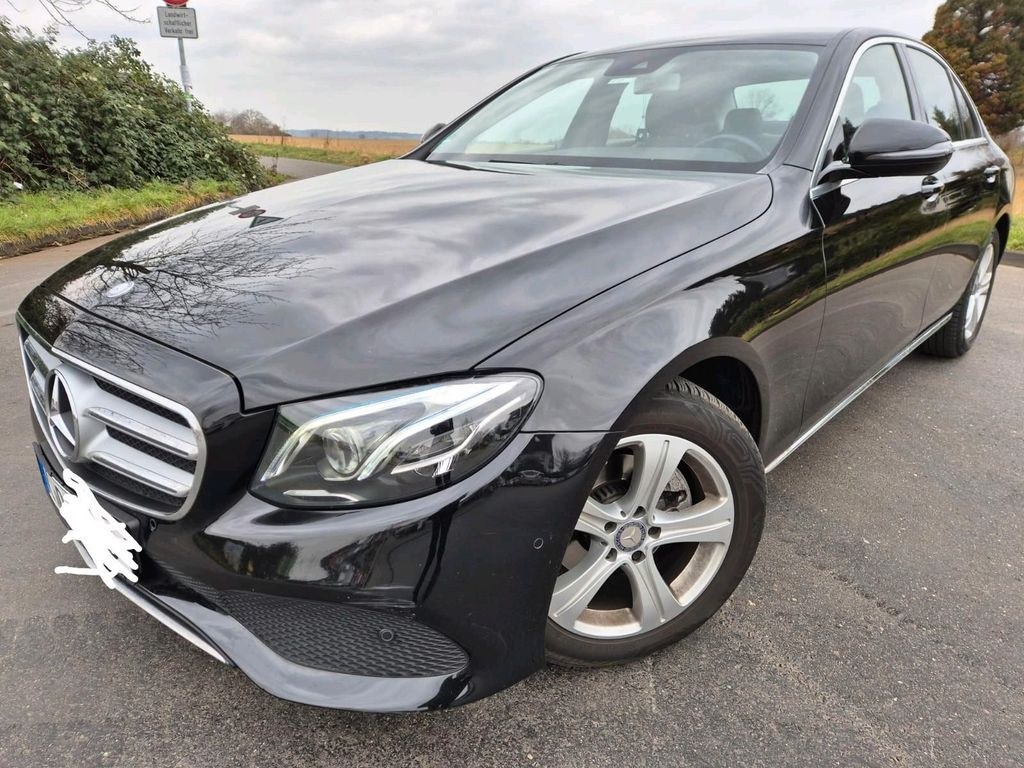 نمای دیگر مرسدس بنز مرسدس بنز E220d w213