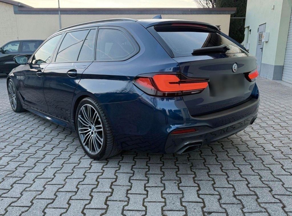 نمای دیگر بی ام و 520 d تورینگ M اسپورت | کم (ST/KW) & B...