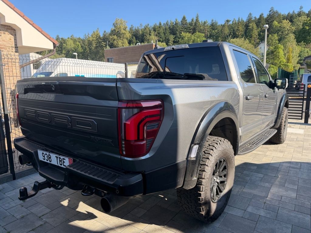 نمای دیگر فورد F 150 رپتور
