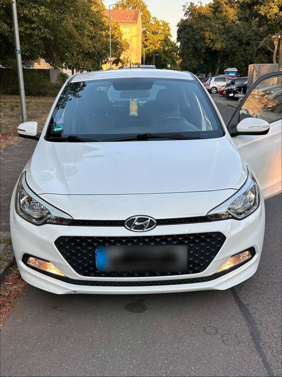 هیوندای i20