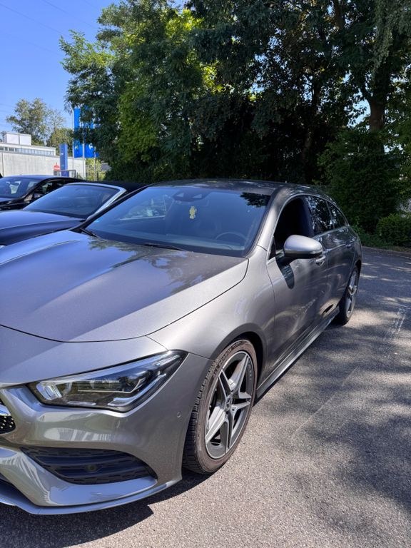 نمای دیگر مرسدس بنز CLA 220 شوتینگ بریک *AMG-لاین*