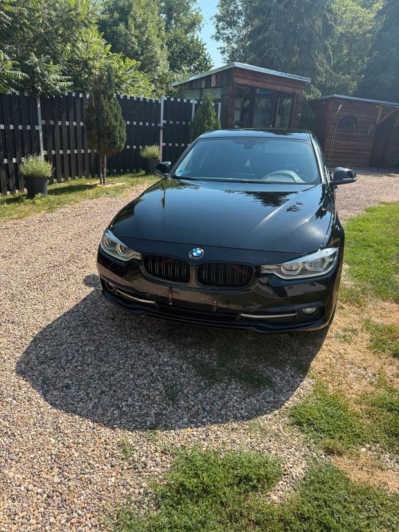 نمای دیگر بی ام و 320d F31 اسپورت لاین | بسیار تمیز | کی...