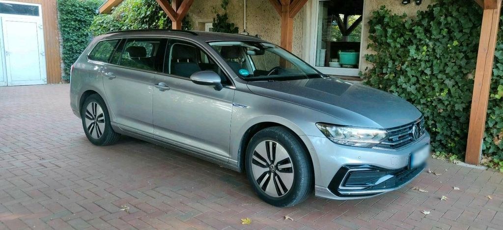 نمای دیگر فولکسواگن پاسات واریانت 1.4 TSI هیبرید GTE