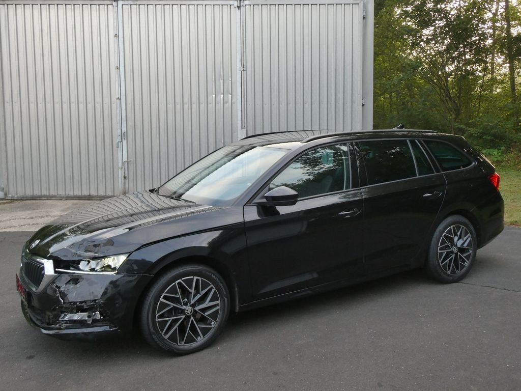 نمای دیگر اشکودا اکتاویا 2.0 TDI DSG اسپورت‌لاین LED/ناوبری/دوربین