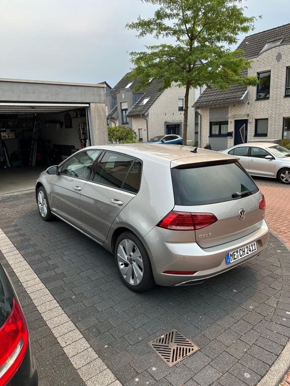 نمای دیگر فولکس واگن گلف 1.4 TSI 92kW هایلاین هایلاین