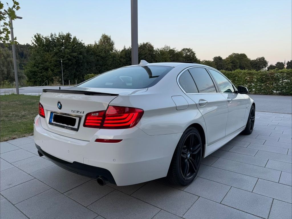 نمای دیگر بی ام و 535i LCI فیسلیفت ام-پاکت 94.000KM TÜV 06/2027