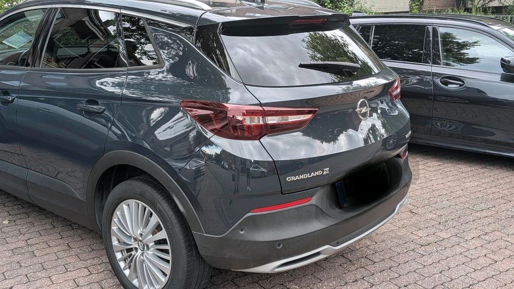 نمای دیگر اوپل گرندلند ایکس 1.5 دیزل 96 kW
