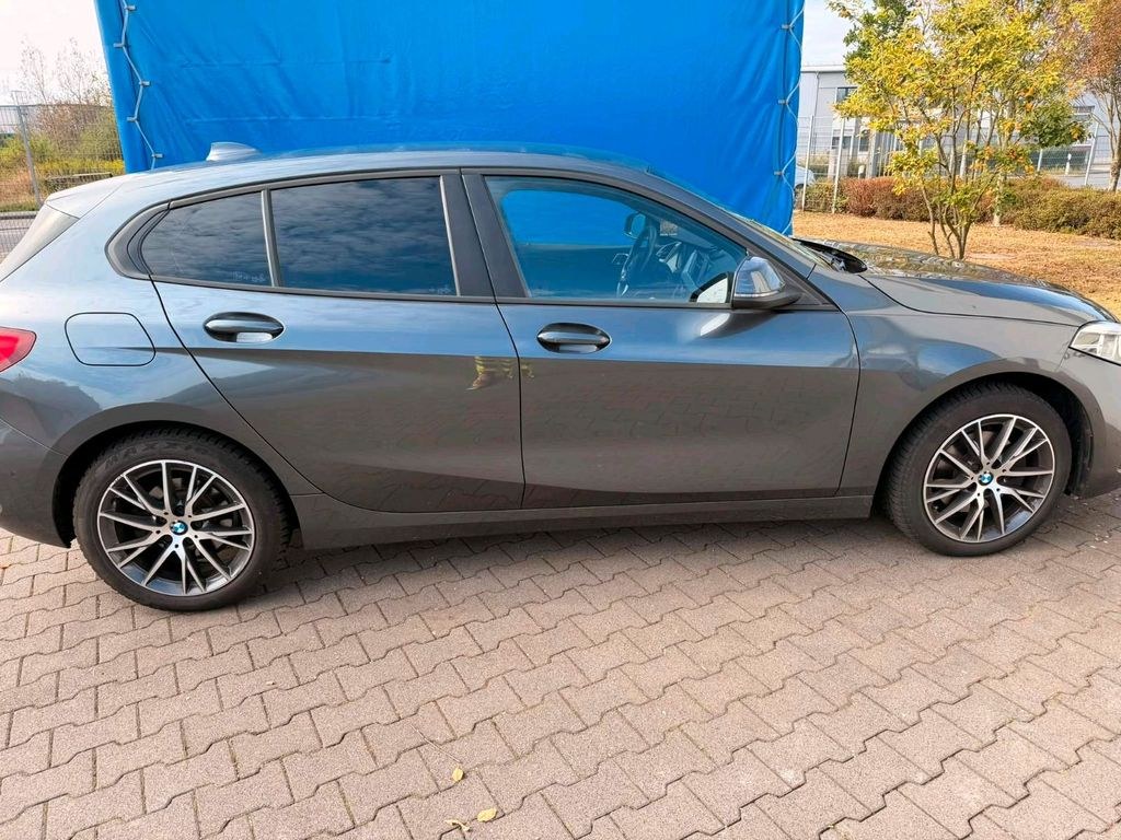 نمای دیگر بی ام و زیبای 118d برای واگذاری