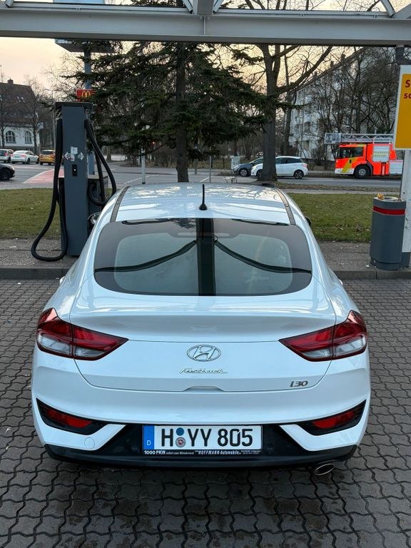 هیوندای i30 فستبک