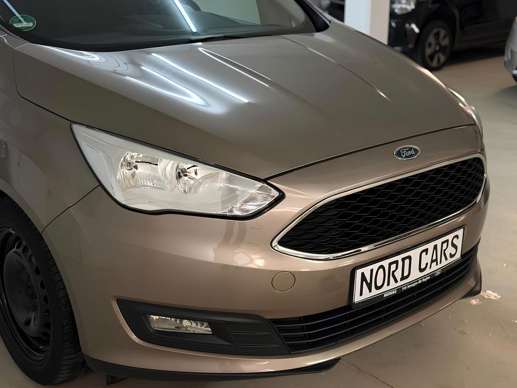 نمای دیگر فورد C-Max 125 اسب بخار *ناوبری *کروز کنترل *گرمکن صندلی *PDC *۸ حالته