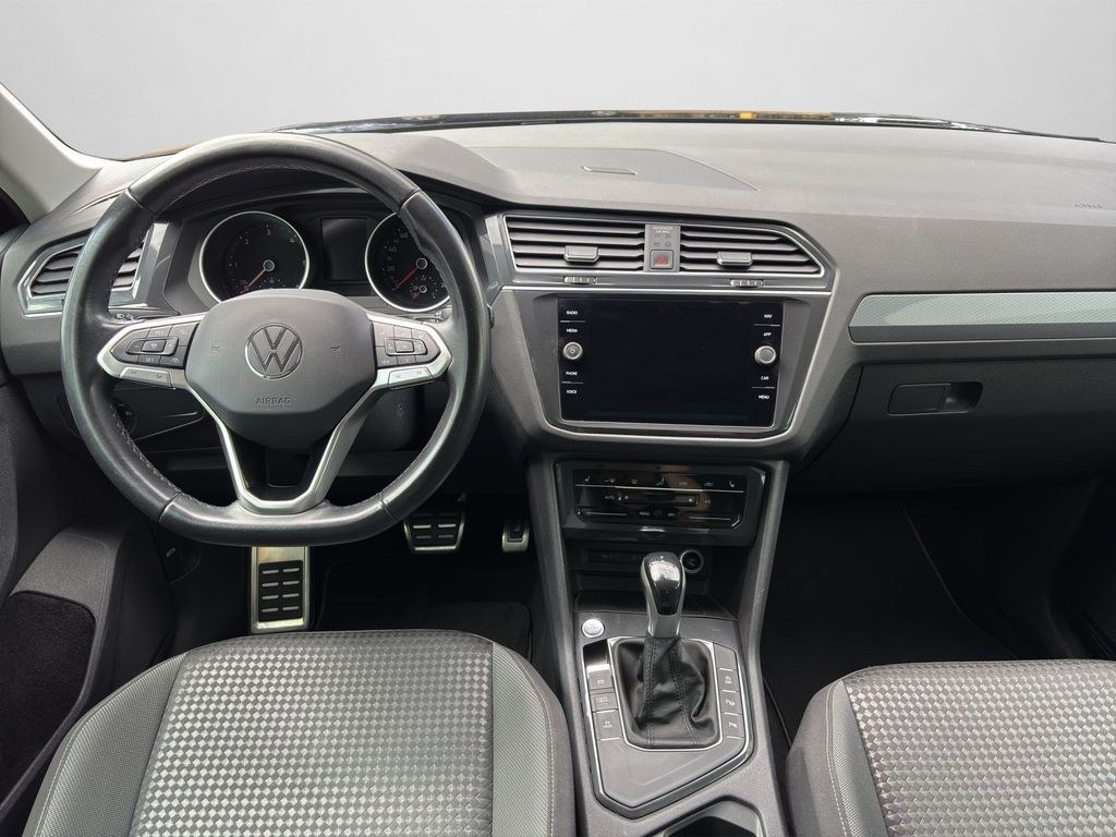 نمای دیگر فولکس واگن Tiguan 2.0 TDI Active NAVI AHK APP RearView 18"