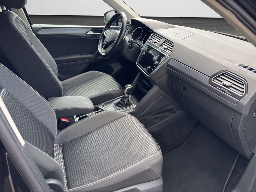 نمای دیگر فولکس واگن Tiguan 2.0 TDI Active NAVI AHK APP RearView 18"