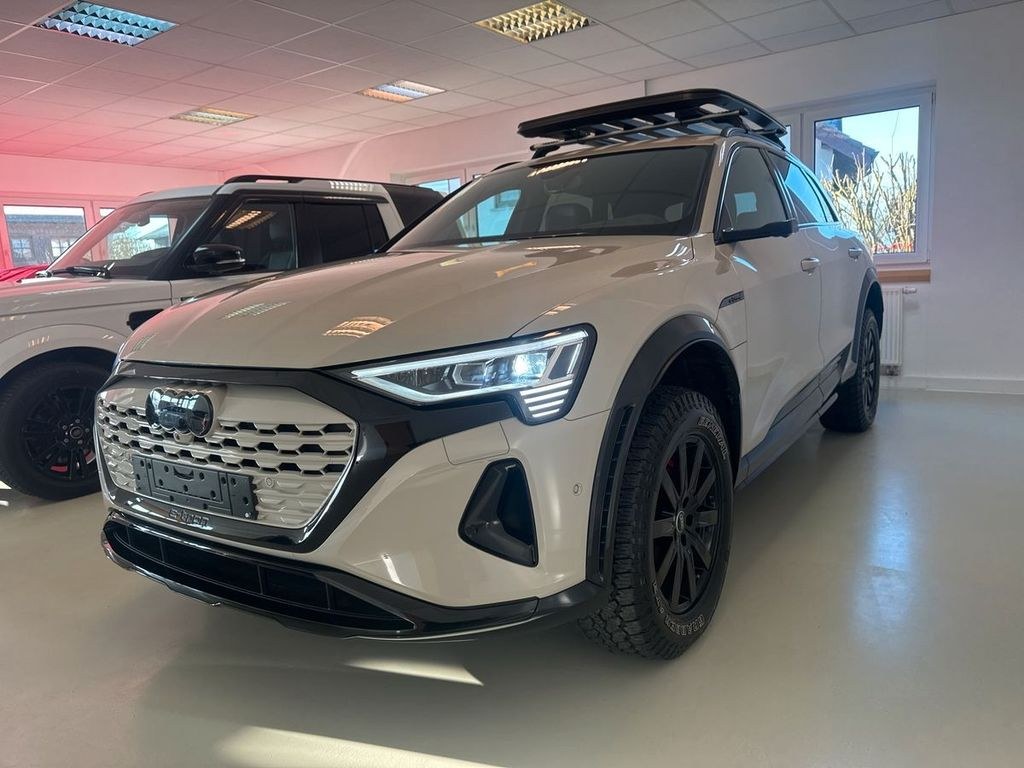 نمای دیگر آئودی Q8 e-tron 55 کواترو ادیشن داکار
