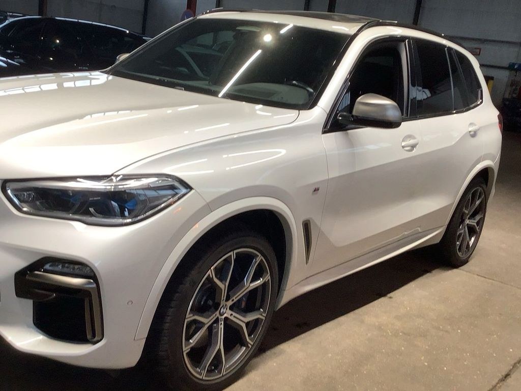 نمای دیگر بی ام و X5 M50d