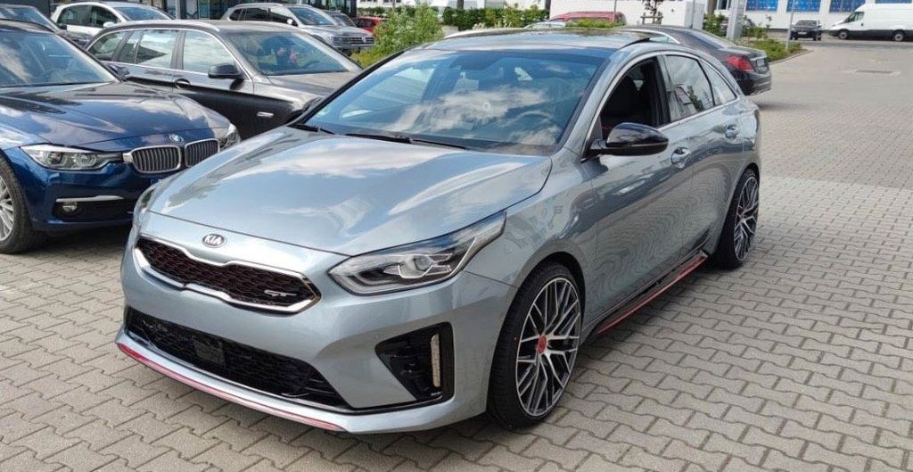 کیا پروسید GT 1.6 سقف شیشه‌ای