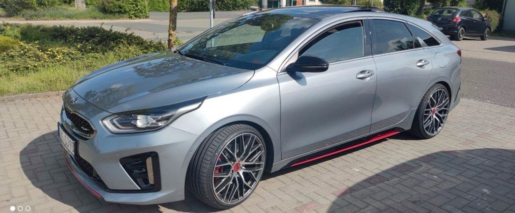 نمای دیگر کیا پروسید GT 1.6 سقف شیشهای