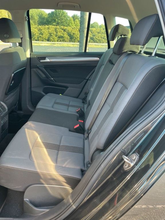 نمای دیگر فولکس واگن گلف اسپورتسوان آلستار 1,5 L TSI