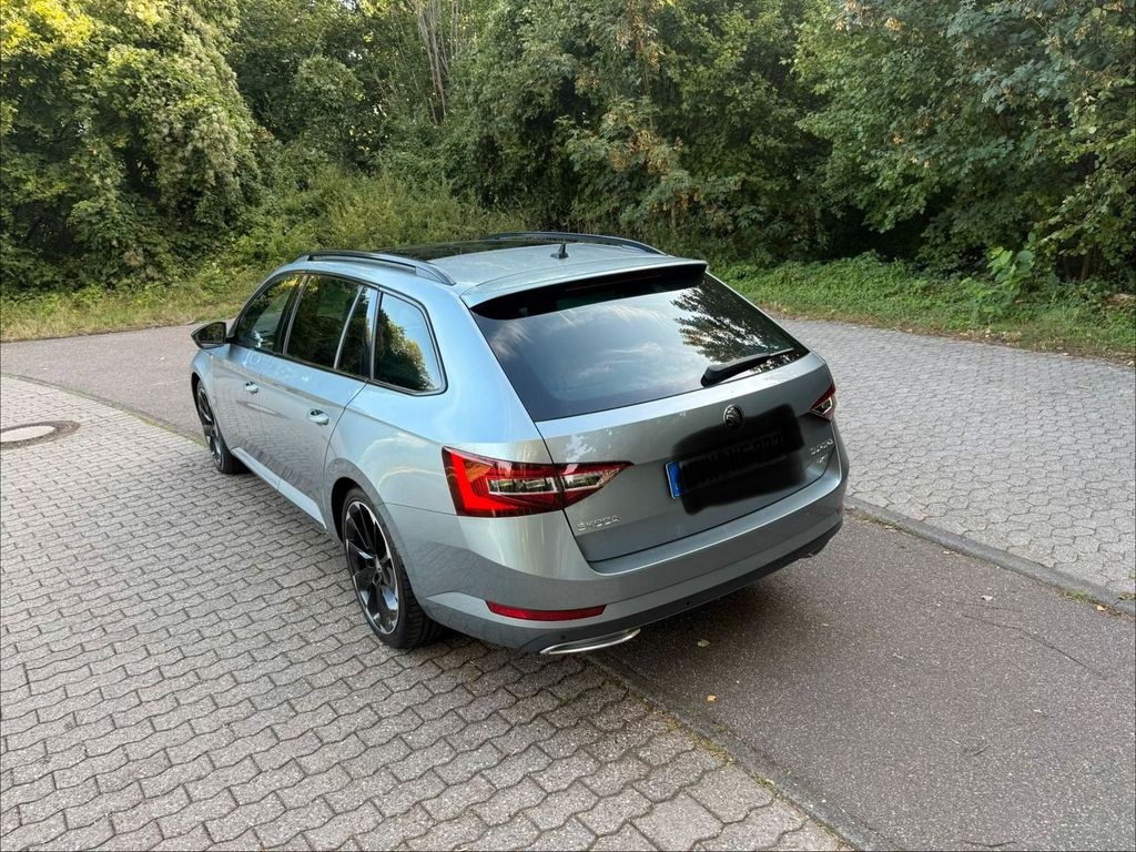 نمای دیگر اشکودا سوپرب اسپورتلاین 2.0 TDI 4x4 گرمکن کمکی...
