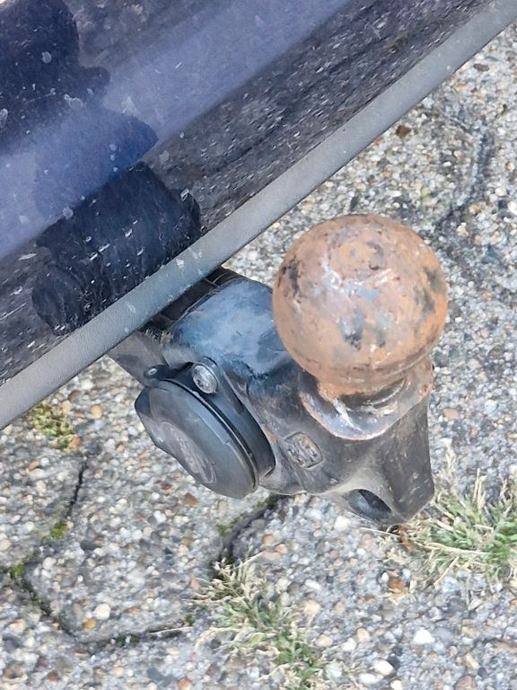 نمای دیگر فولکس واگن توران 1.2 TSI کامفورتلاین کامفورتلاین