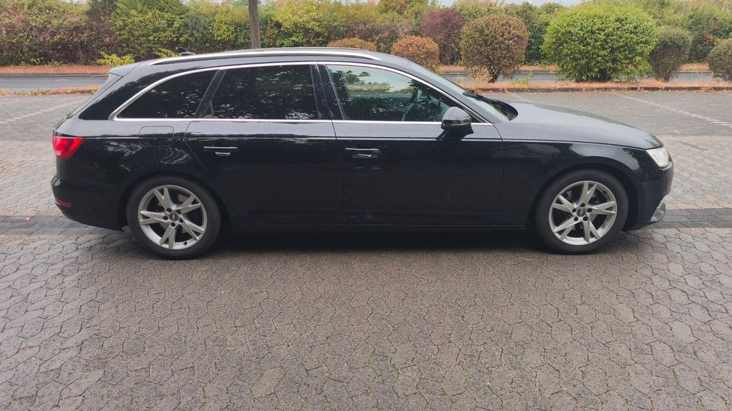 نمای دیگر آئودی A4 2.0 TDI S tronic اسپورت آوانت اسپورت