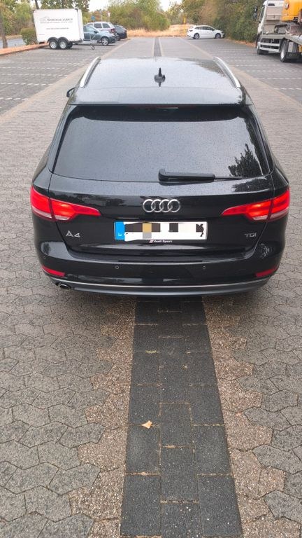 نمای دیگر آئودی A4 2.0 TDI S tronic اسپورت آوانت اسپورت