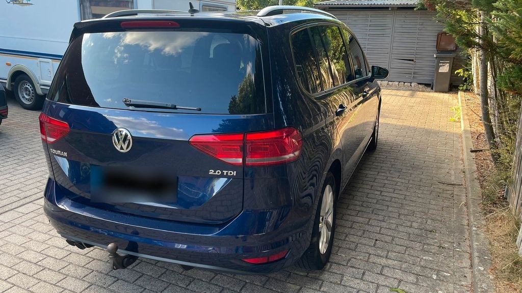 نمای دیگر فولکس واگن توران 2.0 TDI, 190.000km