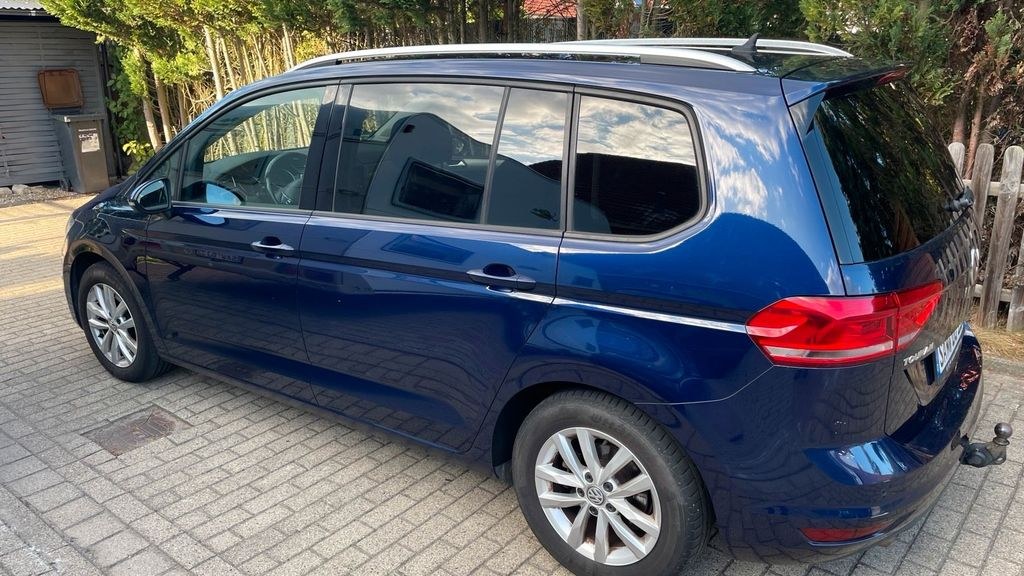 نمای دیگر فولکس واگن توران 2.0 TDI, 190.000km