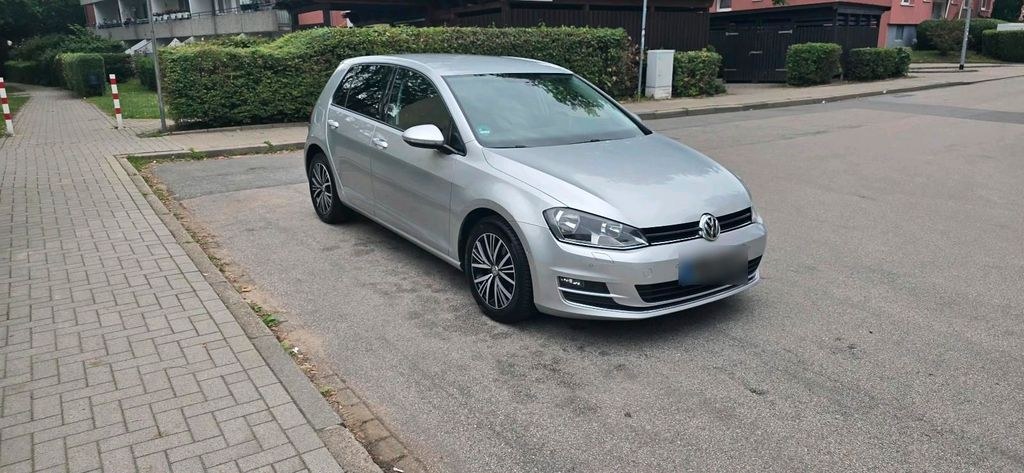 نمای دیگر فولکس واگن گلف VII TDI وضعیت عالی