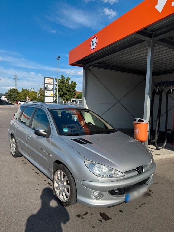 نمای دیگر پژو 206 SW 1.6 آماده رانندگی