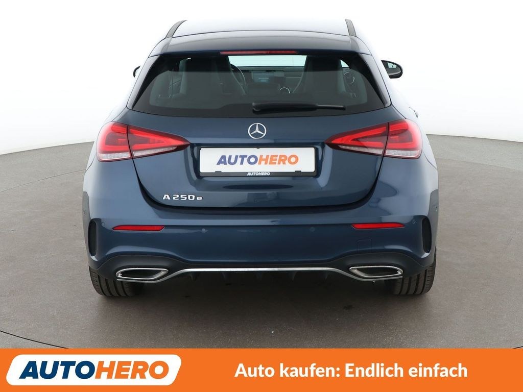 نمای دیگر مرسدس بنز A 250e AMG Line اتوماتیک*NAVI*VC*TEMPO*CAM*PDC*SHZ*