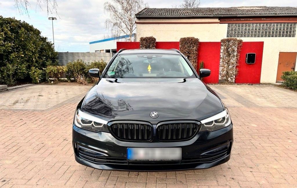 نمای دیگر بی ام و G31 530D
