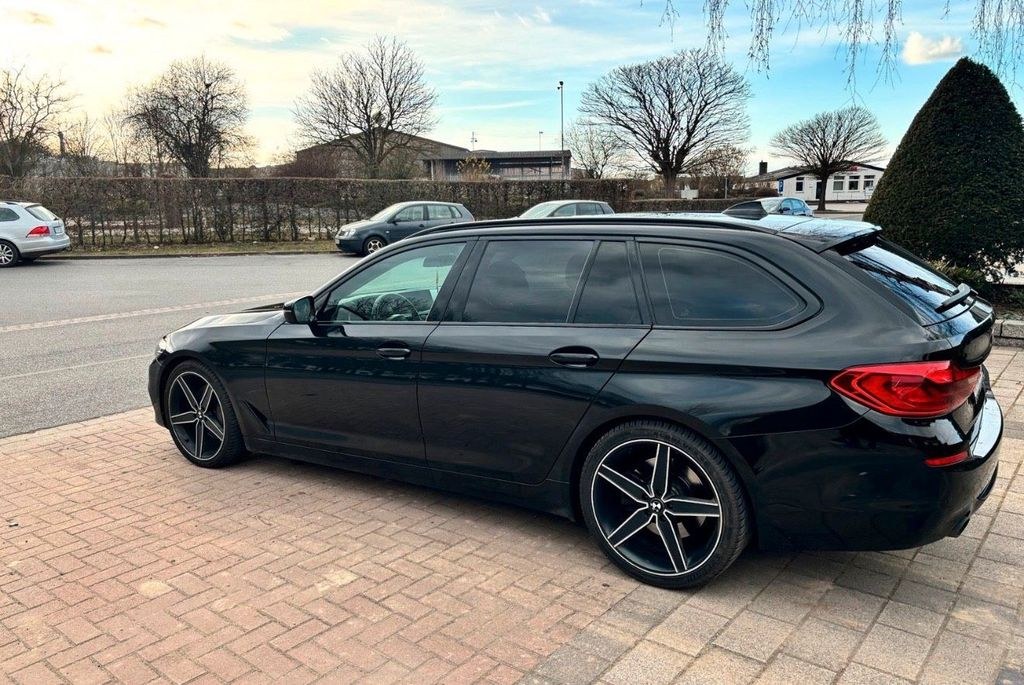 نمای دیگر بی ام و G31 530D