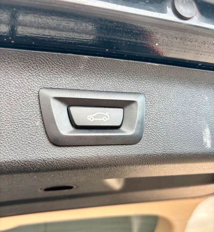 نمای دیگر بی ام و G31 530D