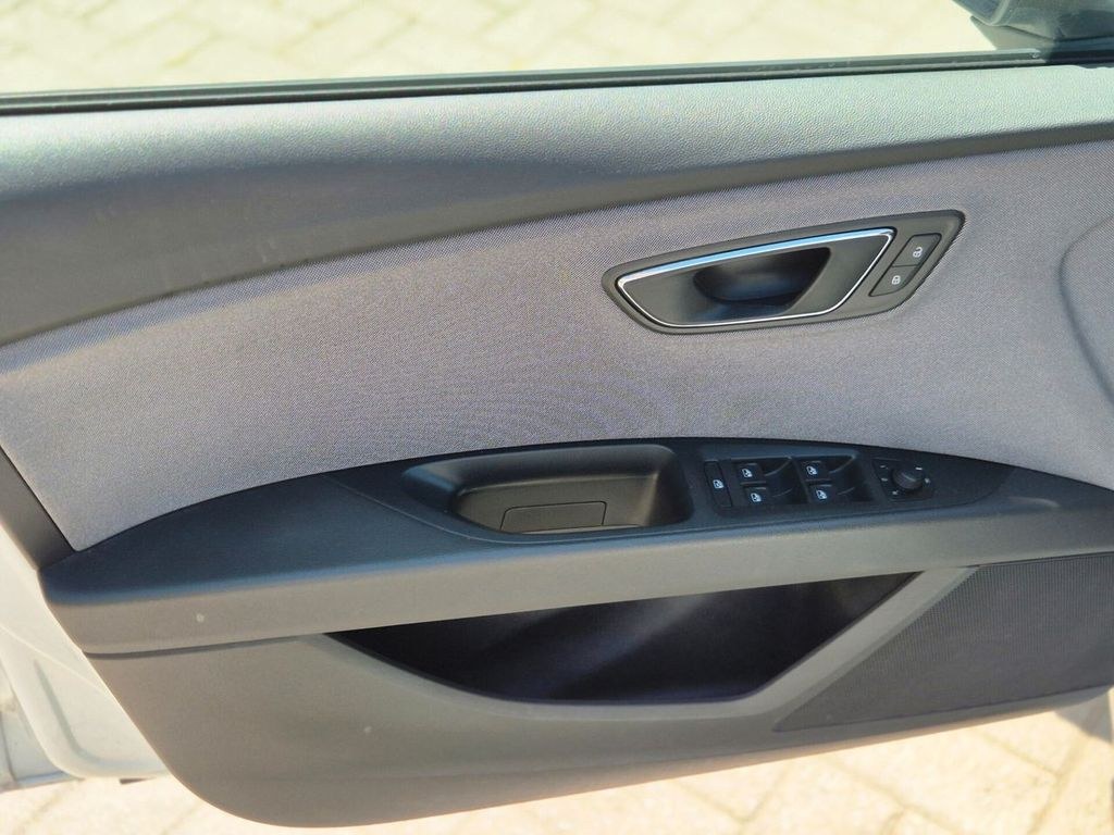نمای دیگر سیت لئون 1.4 TGI DSG ST بیزینس